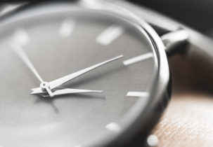 classic-minimalistic-watches-on-wrist-close-up-picjumbo-com (1)