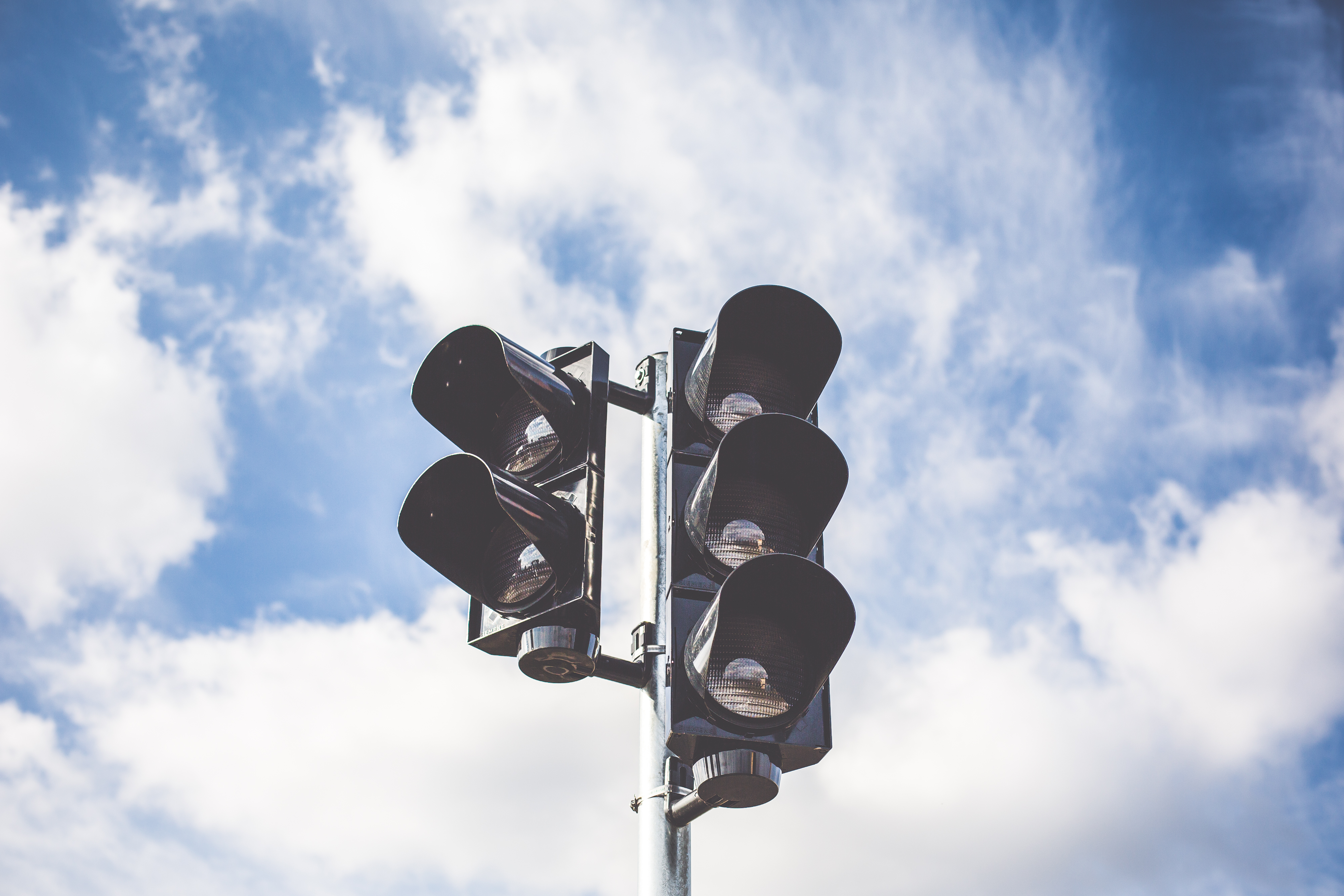 traffic-lights-and-sky-with-clouds-picjumbo-com (1)